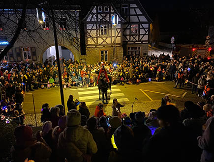 St. Martinsumzug in der Innenstadt Obergrombach
